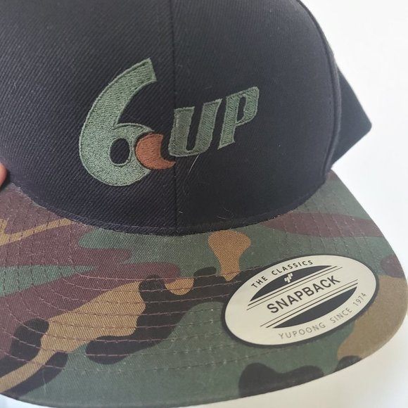 NWT Lids Yupoong 6Up Snapback Black and Camo Hat - One Size Adjustable - Picture 1 of 6